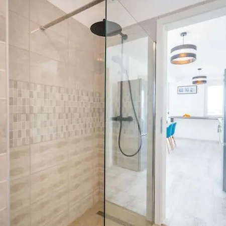 Grey Lights Garden * شيوفوك